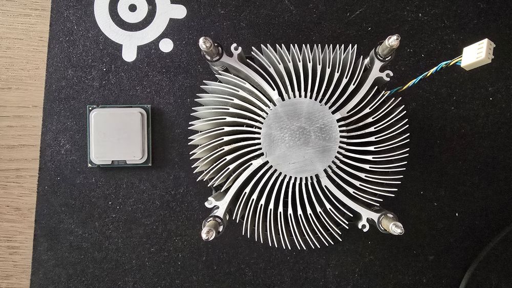Intel Core 2 Quad Q8200 2.33GHz + Cooler Original Intel