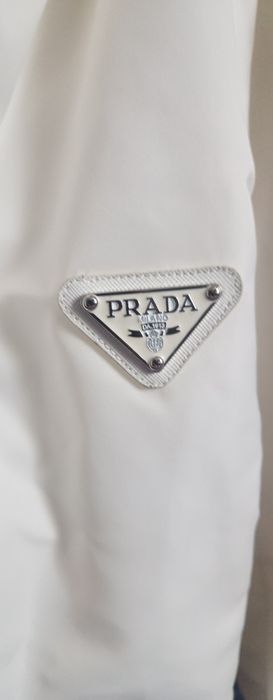 Біла Куртка     prada