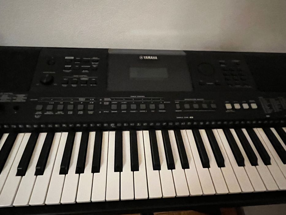 Vendo piano yamanha