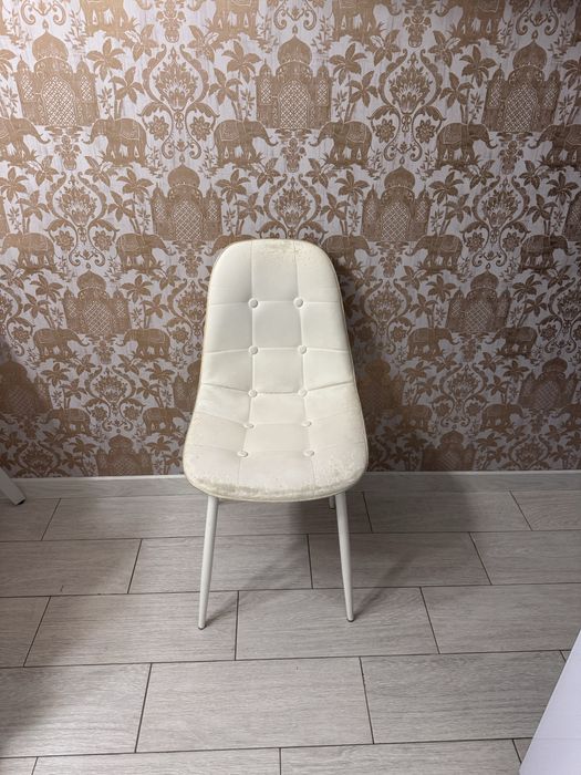 Стільці для кухні, білі