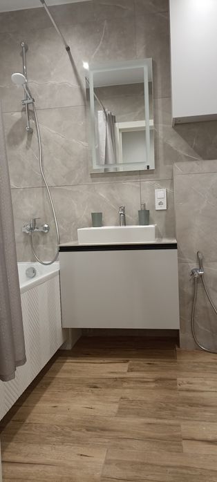 Погодинно подобово новобудова центр   власник виписую документи