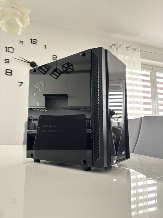 Komputer gamingowy Ryzen 5 5600X RX6600 32GB RAM dysk M2