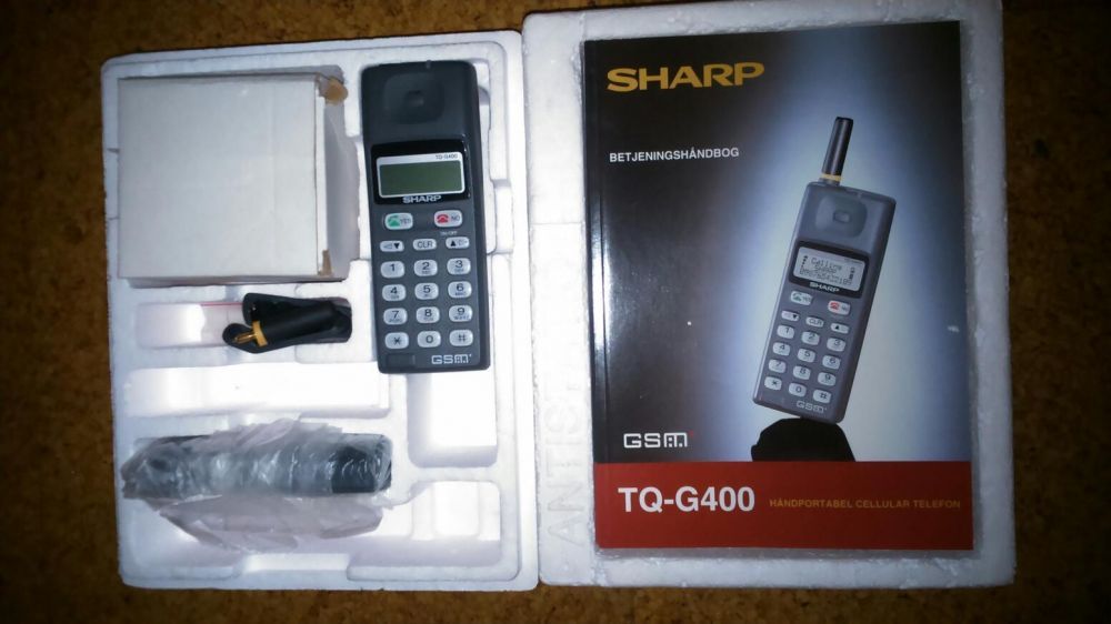 Sharp Mobile Phone. New.64285993835905123