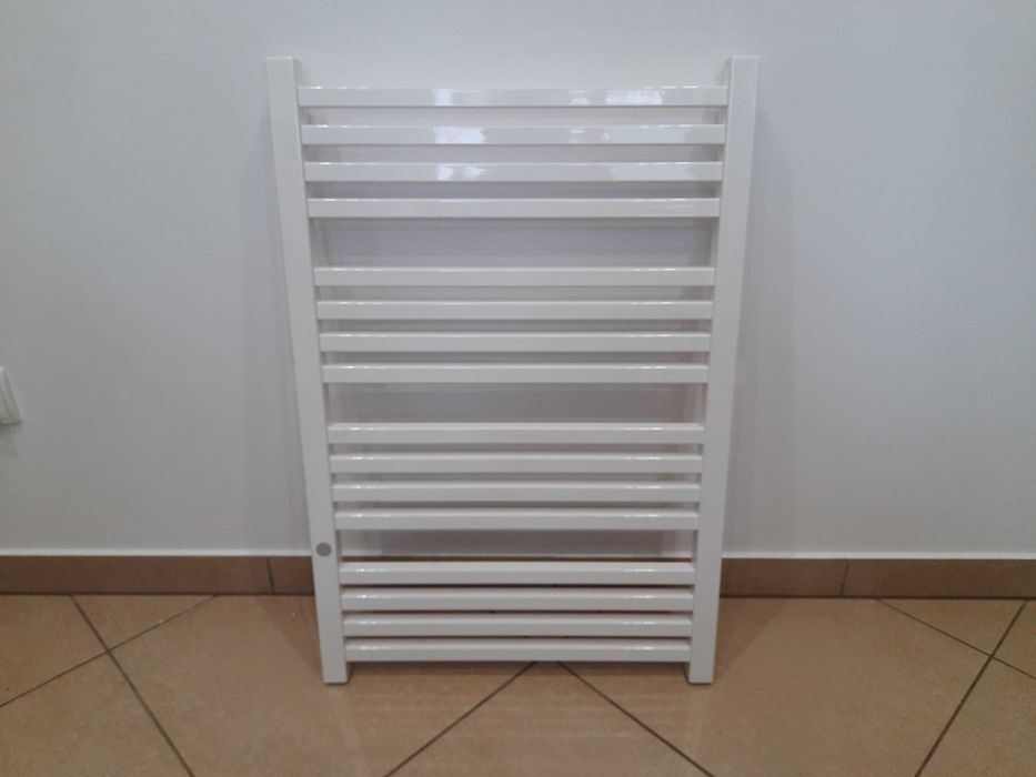 Grzejnik łazienkowy drabinkowy 74 x 50 Idealny