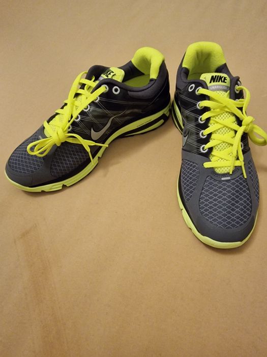 Ténis Nike novos