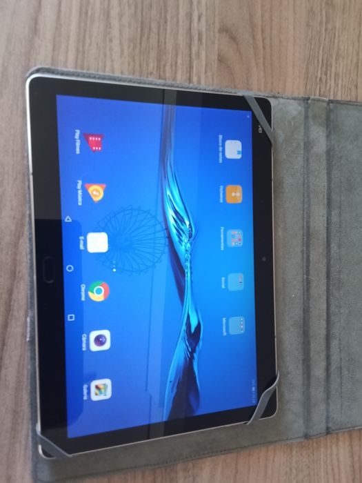 Tablet da marca HUAWEI com Capa