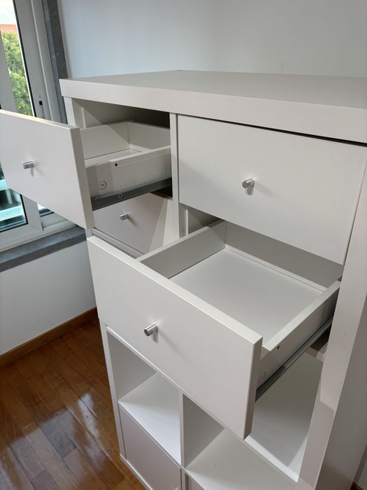 Estante branca com gavetas e portas ikea
