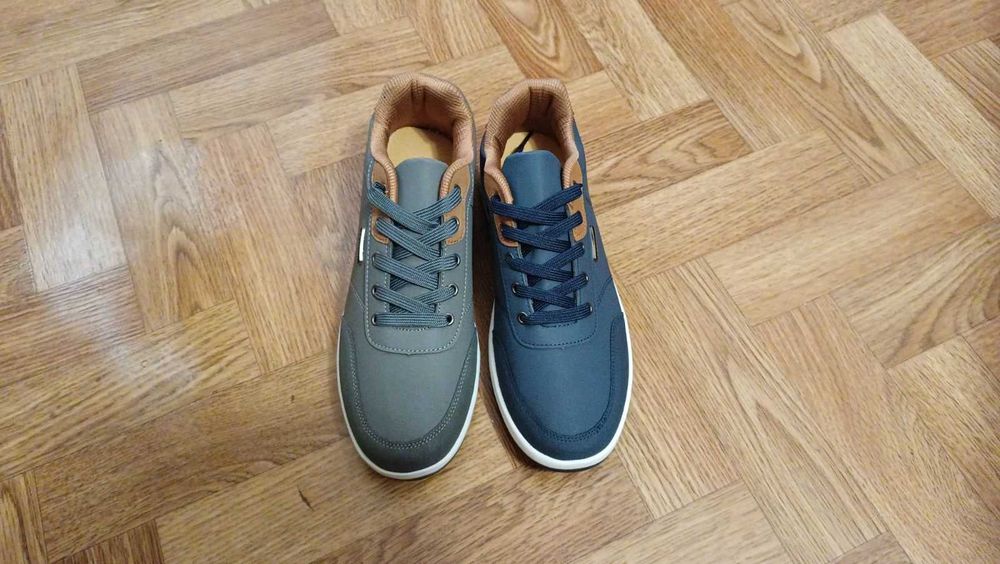 чоловічі кросівки розмір 43-44