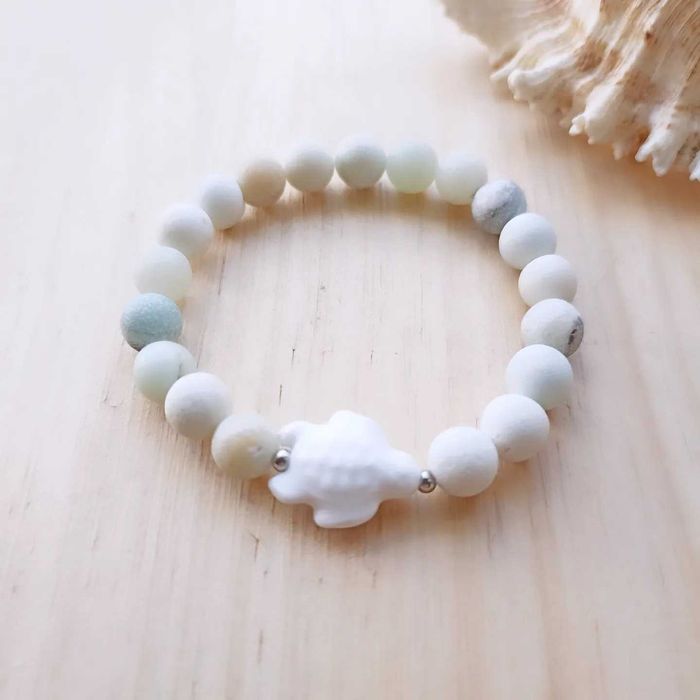 Pulseira de Amazonita com Tartaruga em cerâmica.