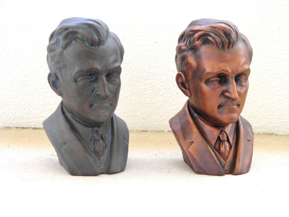 Busto Salazar Estado Novo Mocidade Portuguesa