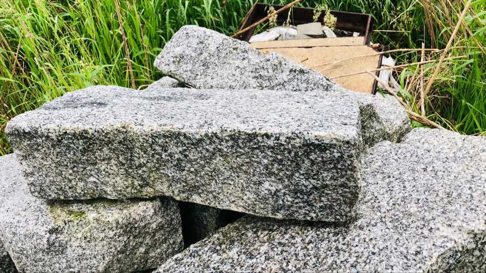 Sprzedam  krawężniki oporniki granitowe Olecko