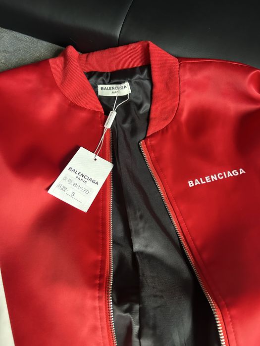 Бомбер куртка Balenciaga