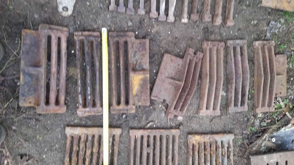 Колосники, чавунні плити і дверцята періоду СССР різних розмірів