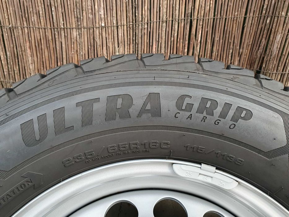 4x Oryginalne 16-stki VW Crafter II 235/65/16C Good/Year 8,8mm 2019r.