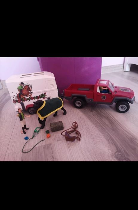 Zestaw Schleich przyczepa