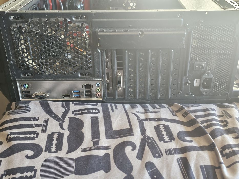 I5 8400 / 16GB RAM / 512 GB SSD /GTX 1070 OC