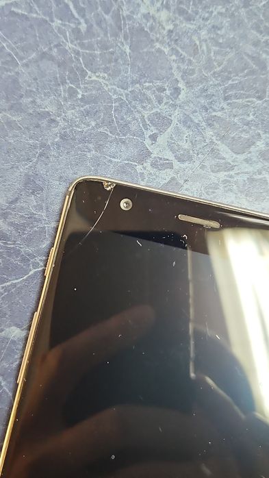 Продам телефон Oneplus a3003
