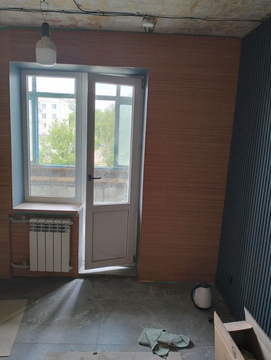 є відновлення входні міжкімнатні двері вікна балкони