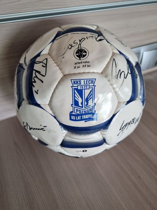 Piłka z autograf Robert Lewandowski  i inni