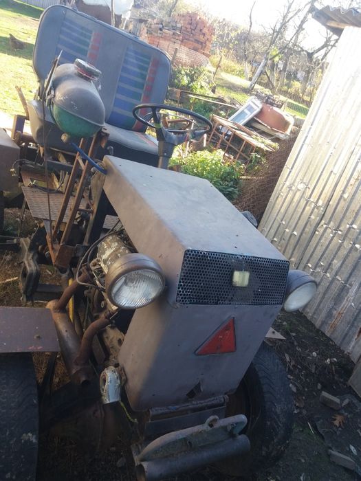 Продам тракторець.