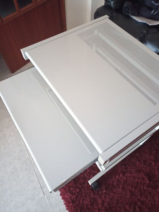 Secretaria computador e impressora em metal