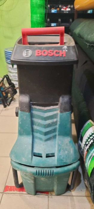 Измельчитель веток Bosch AXT 25 D б/у