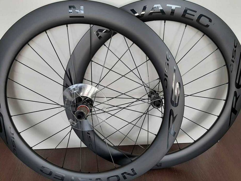 Rodas Carbono Perfil Novatec R6 Disc CL 28" Clincher/Tubeless Centerlock - 12x100 e 142mm