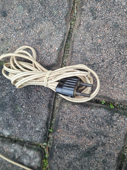 Zdobiona stara Lampa ze stolikiem