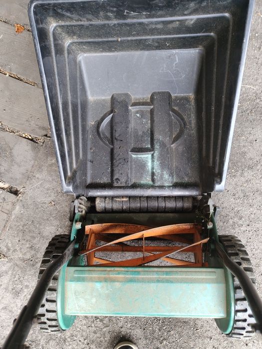 Kosiarka do trawy ręczna