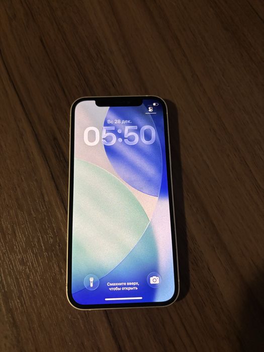 Продам Iphone 12