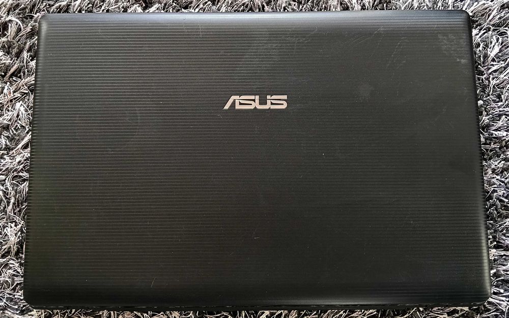Asus R704V -17 cali - i5- GF 720M- SSD -8Gb Ram
