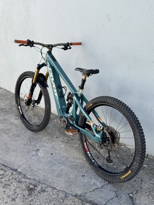 Pivot Shuttle LT 2025 ebike