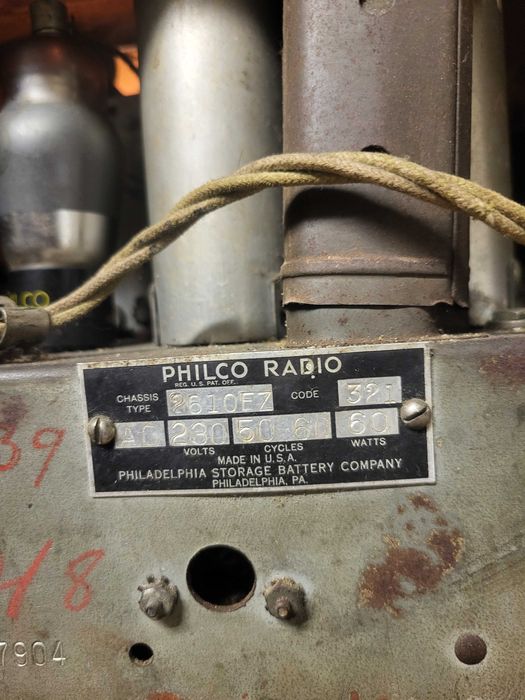 Rádio Vintage em Madeira – Philco | Made in U.S.A.