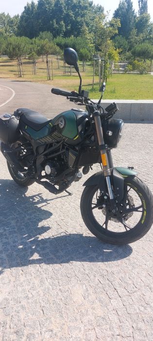 Benelli Leoncino 125