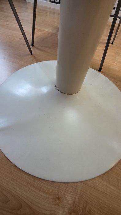 Mesa com tampo de vidro
