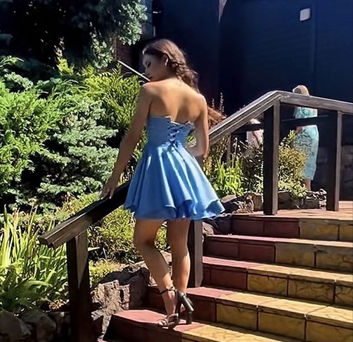 Блакитна корсетна сукня