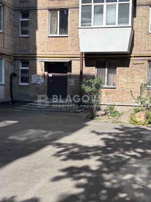Продаж 2-к квартири по вулиці Джохара Дудаєва Солом'янський район.Держпрограми.