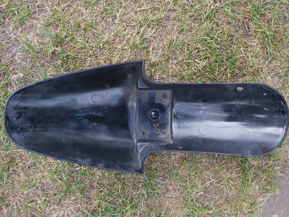 Suzuki gsx-r 400 blotnik przód