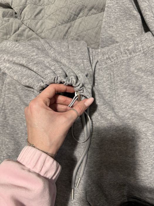 Нові спортивні штани