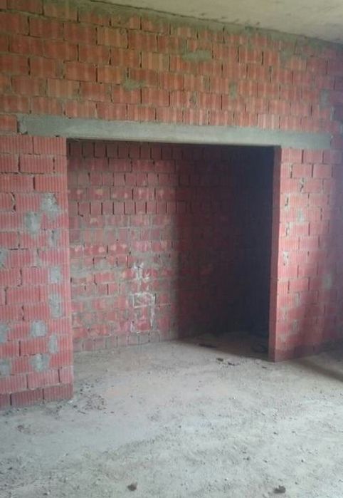 Будинок 10 хв. від Одеси, з красної цегли