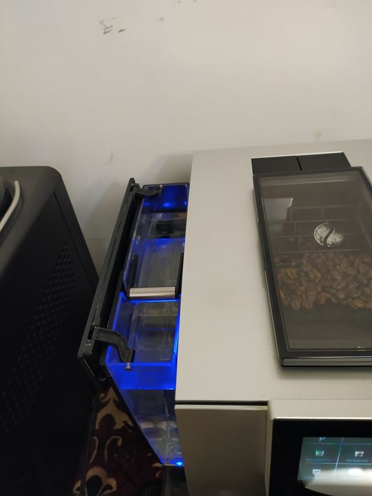 Кофемашина Jura Z8. (Швейцария).