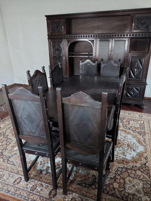 Mesa de sala de Jantar em Mogno