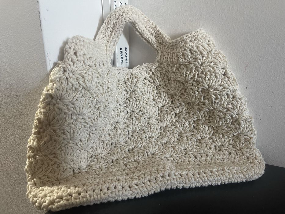Mala em croché creme