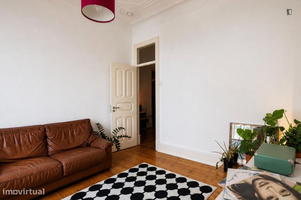 Quarto - localizado em Arroios Lisbon