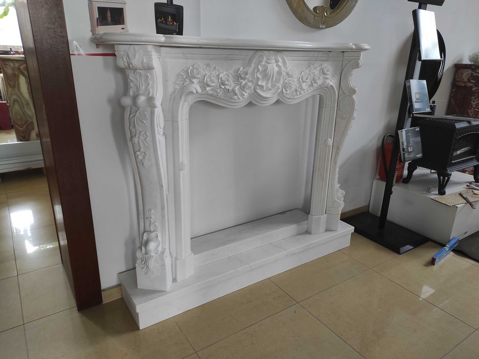 Portal kominkowy P33W biały marmur obudowa kominka montaż