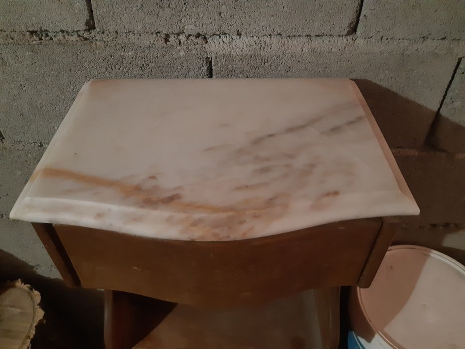 Movel de apoio com gaveta