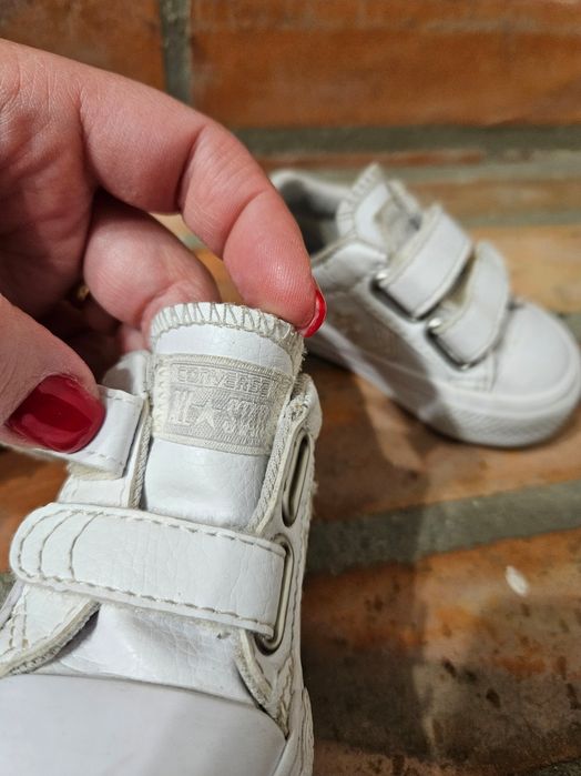 Ténis All Stars brancos (tam 18) como novos

Ténis com pouco uso, muit