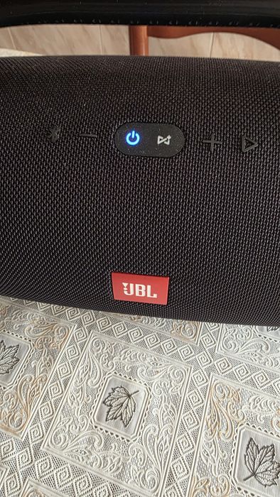 Coluna JBL bommbox
