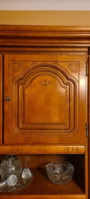 Kredens - witryna - naturalne drzewo. Bydgoskie fabryki mebli.