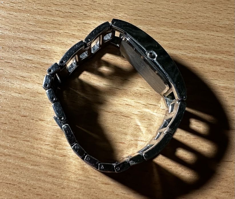 Жіночий наручний годинник CMYK